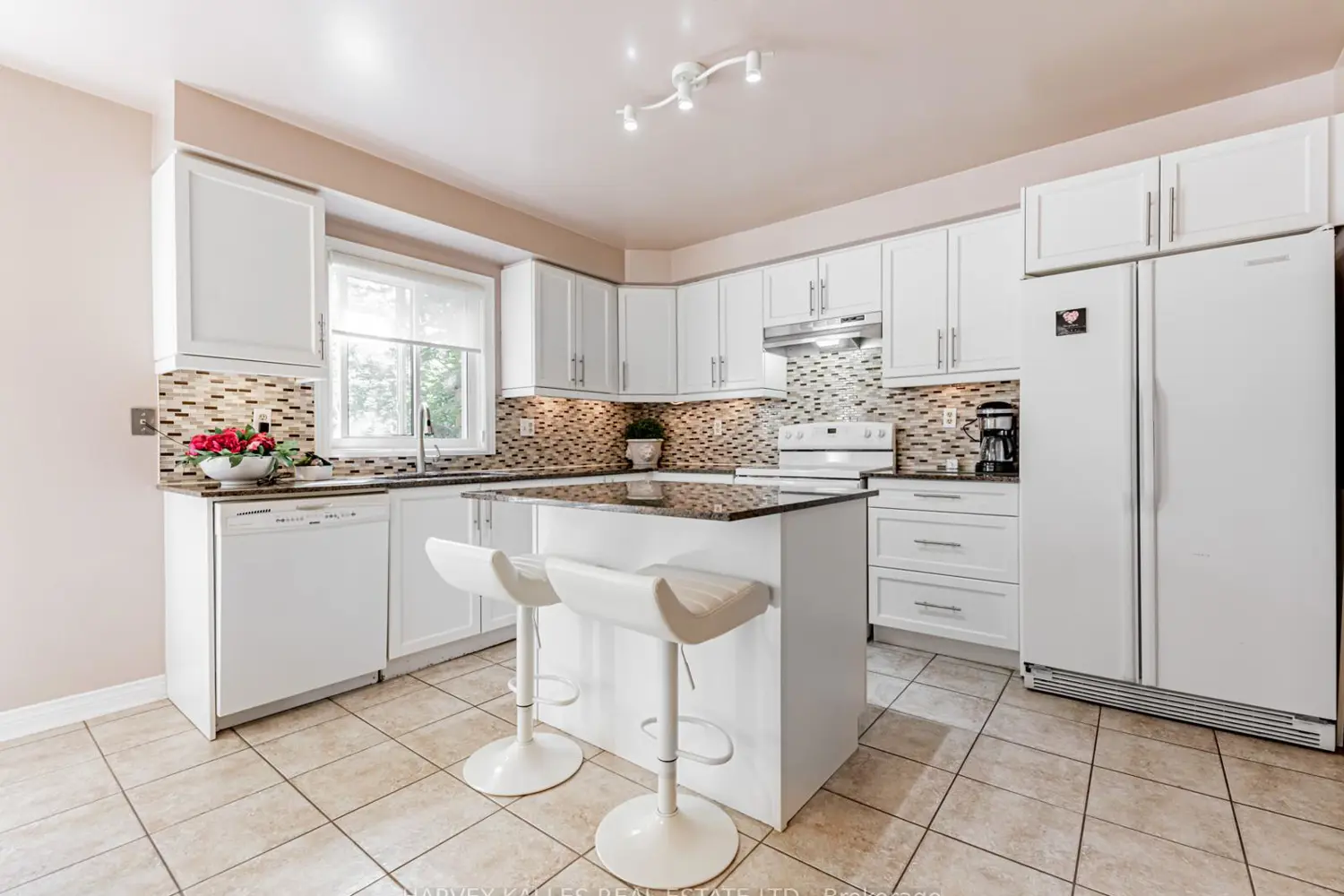 1 Edenbridge Drive photo 5