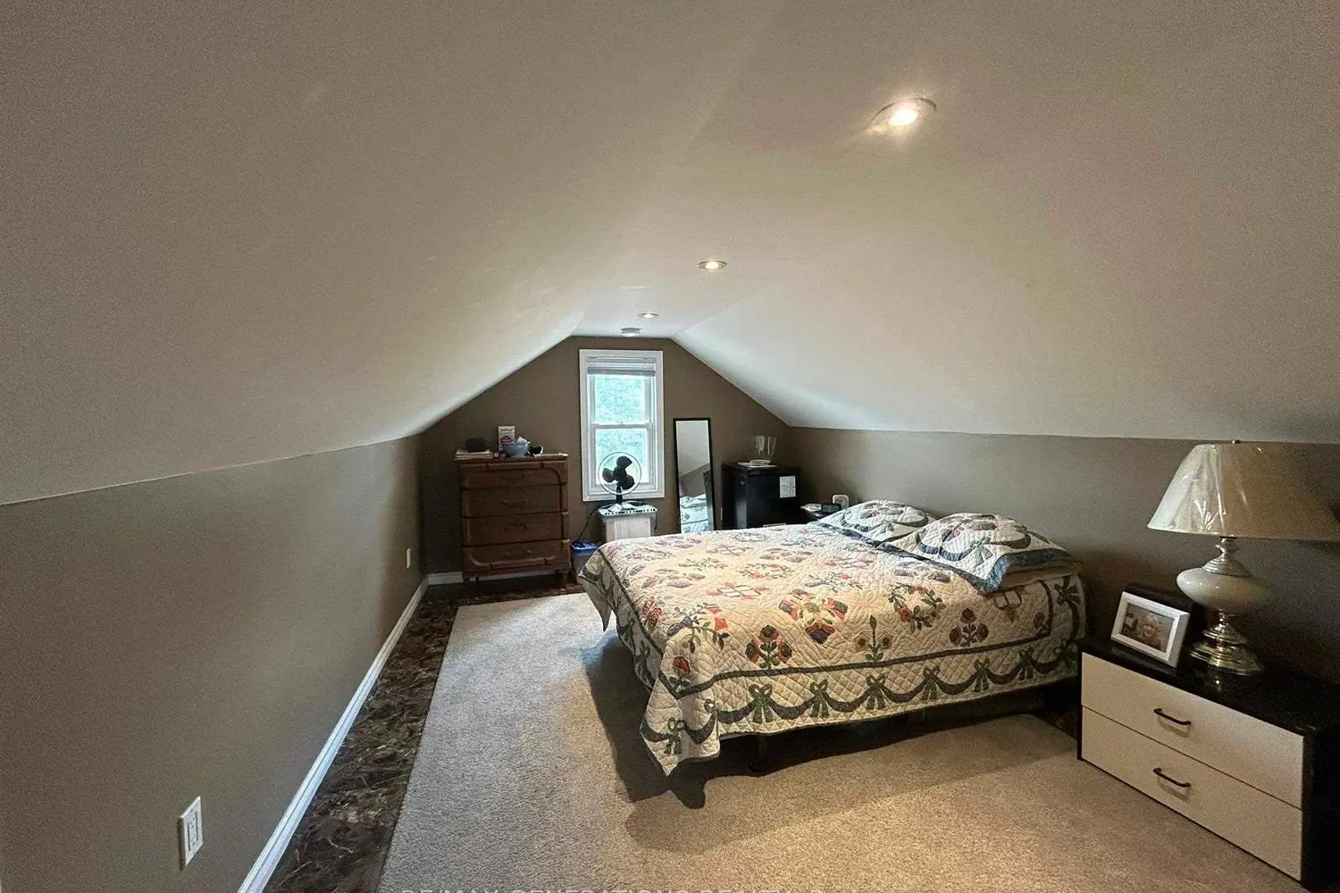 208 Mackenzie Avenue photo 5
