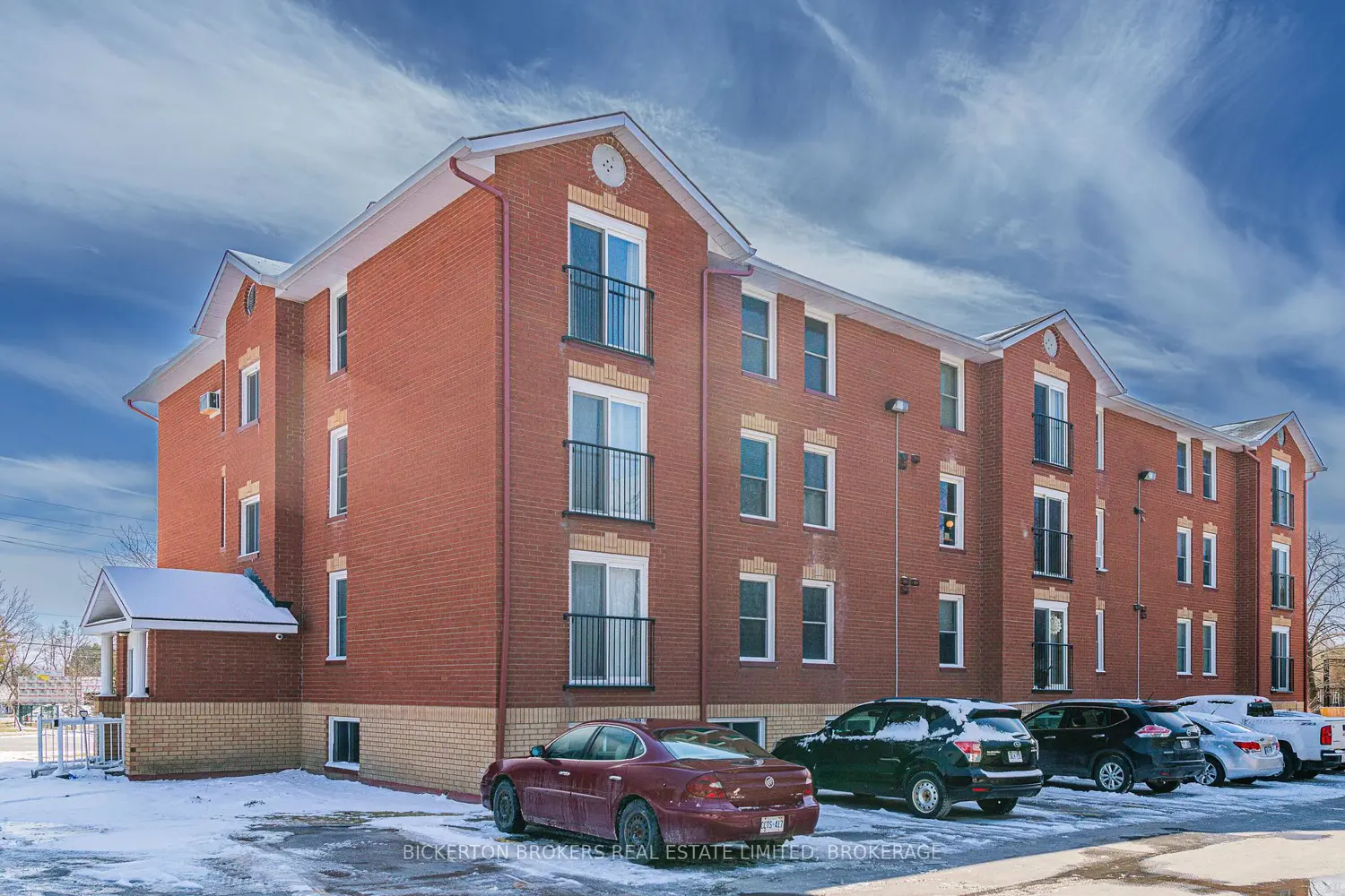 540 Talbot Place 101 photo 3