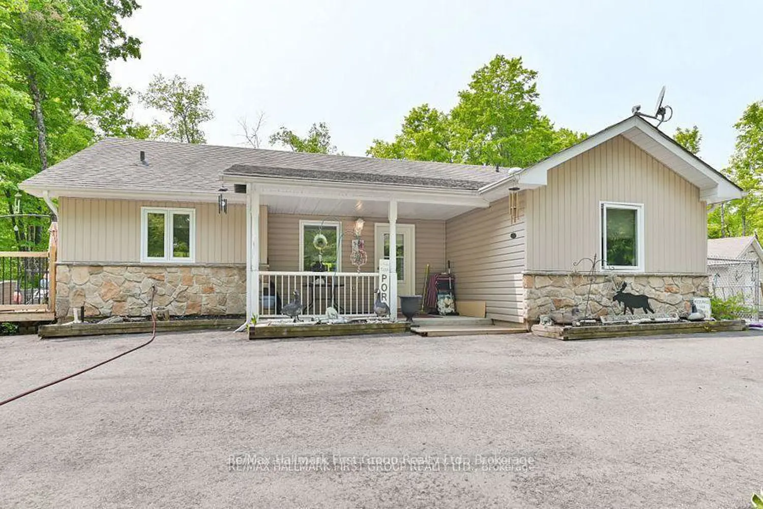 1571 Cordova Road photo 3