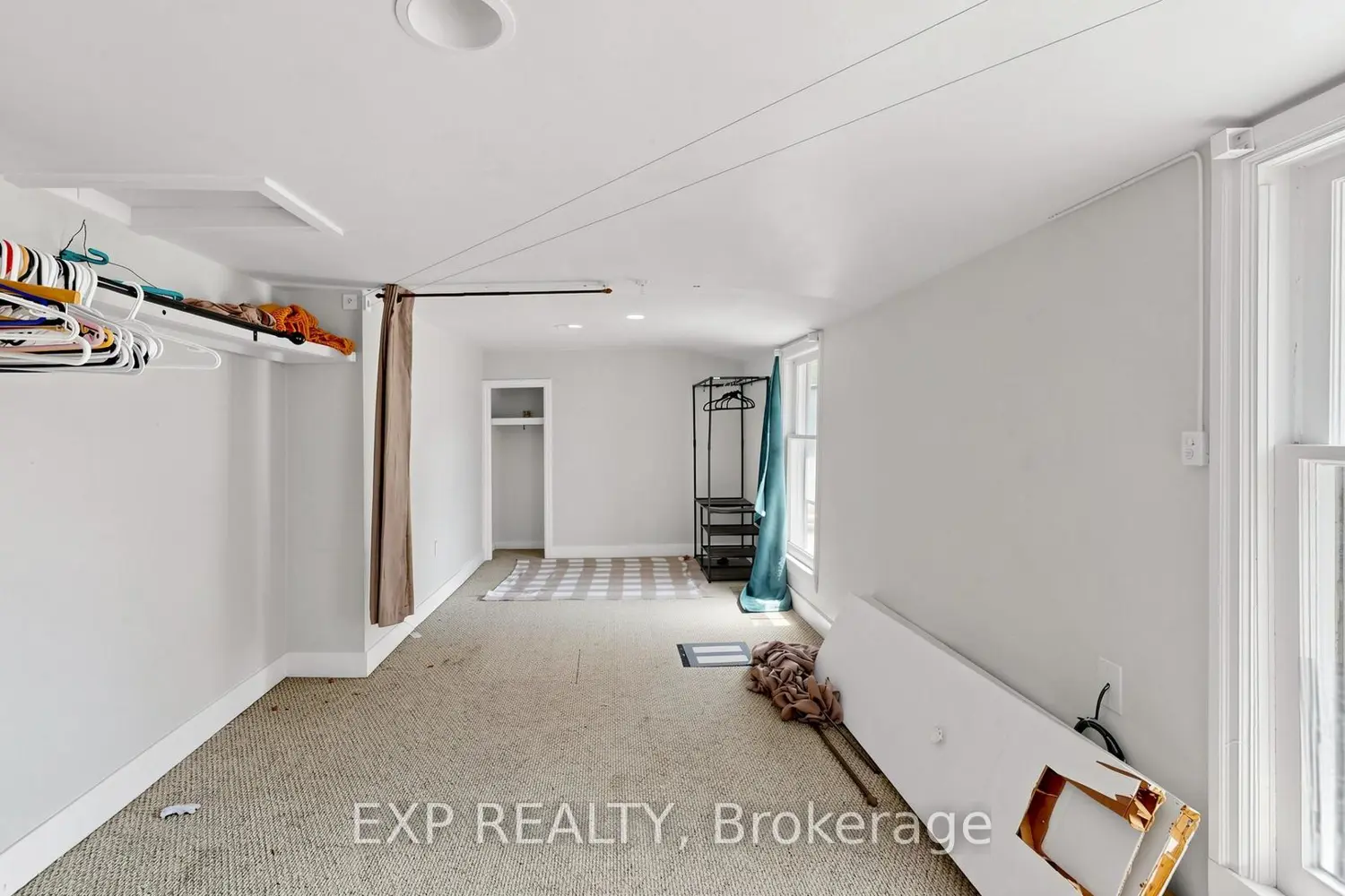 546 Park Road photo 2