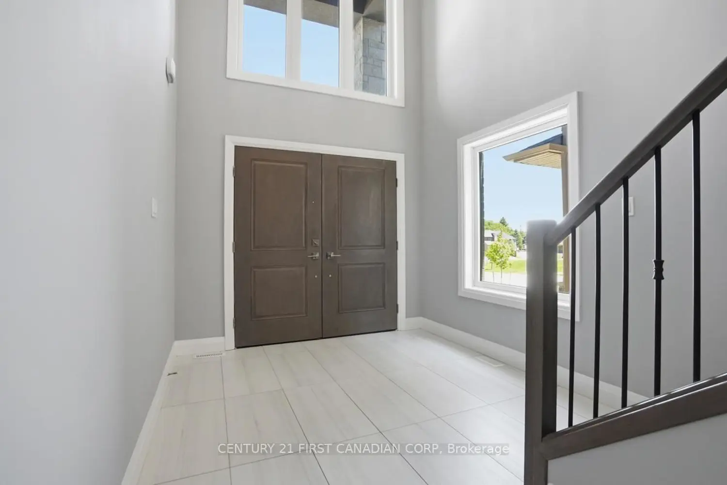 2775 Oriole Drive photo 3