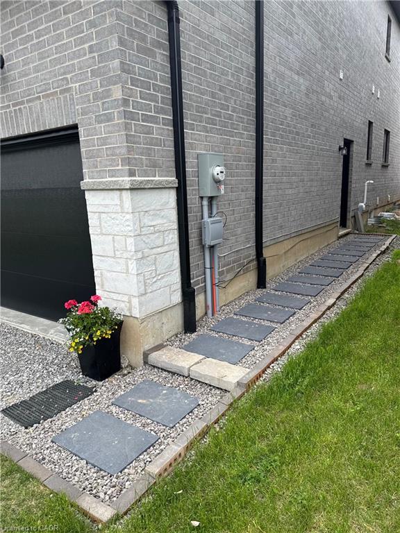 Bsmt-348 Springbrook Avenue, Hamilton, ON, L9K 0K3 photo 3