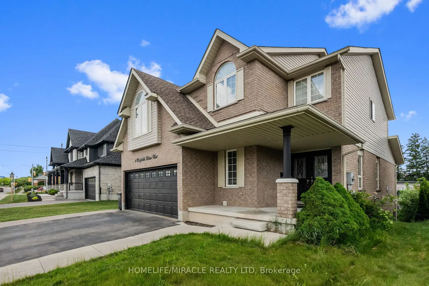 4 Clairfields Drive photo 3
