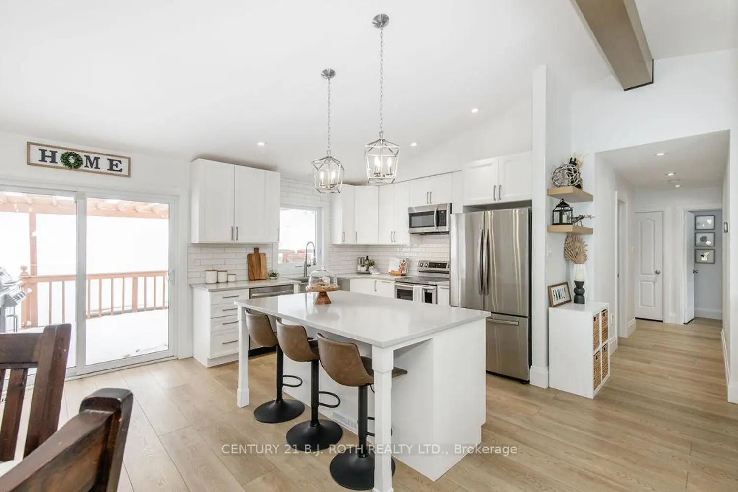 15 Sugarbush Road photo 2