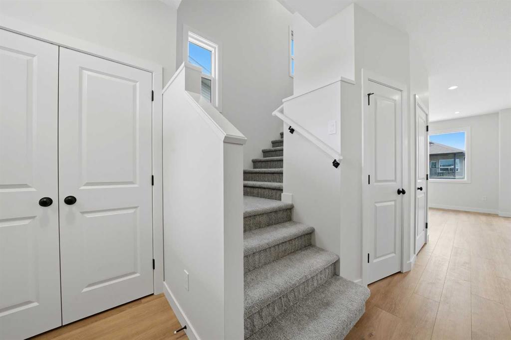 85 Pinnacle Close, Blackfalds, AB, T4M 0M3 photo 2