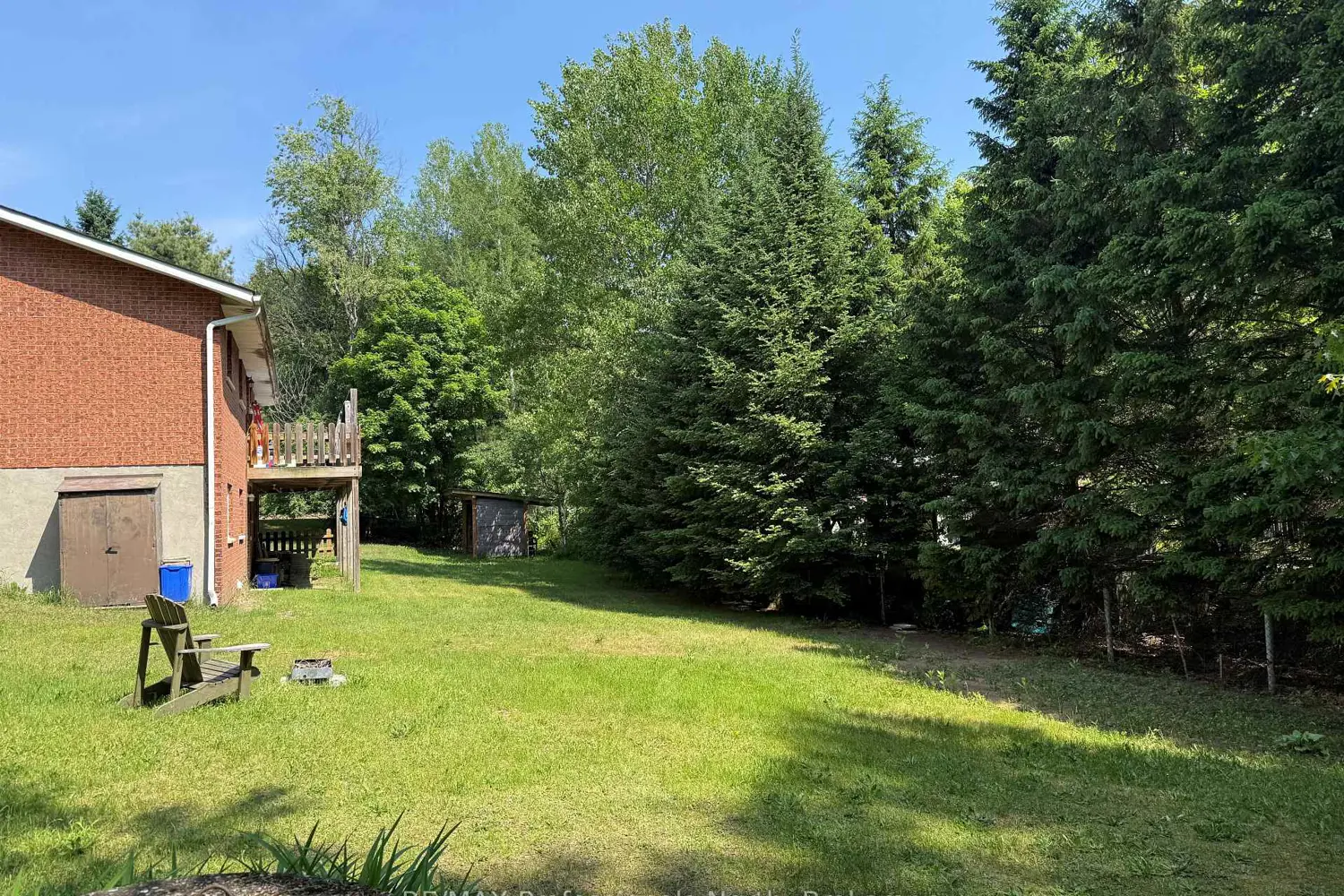 37 Spruce Drive photo 3