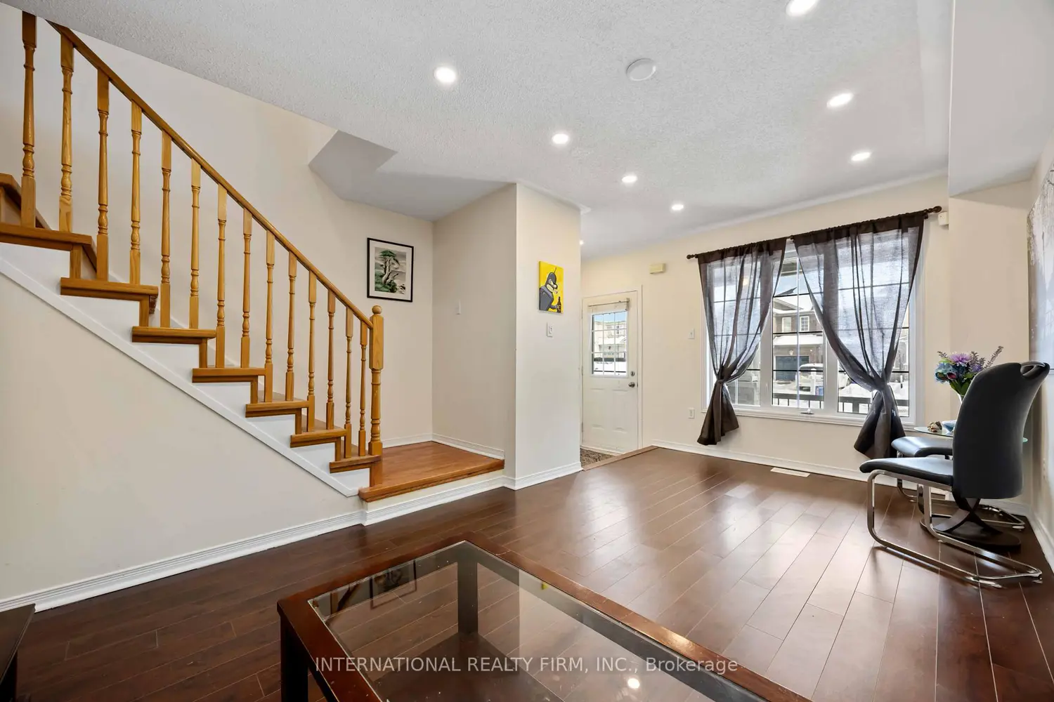 340 Flagstone Way photo 4