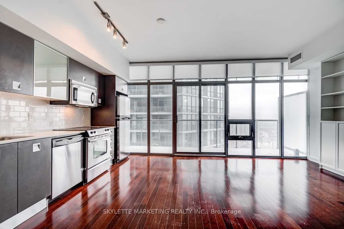 3702-33 Charles Street E, Toronto, ON, M4Y 0A2