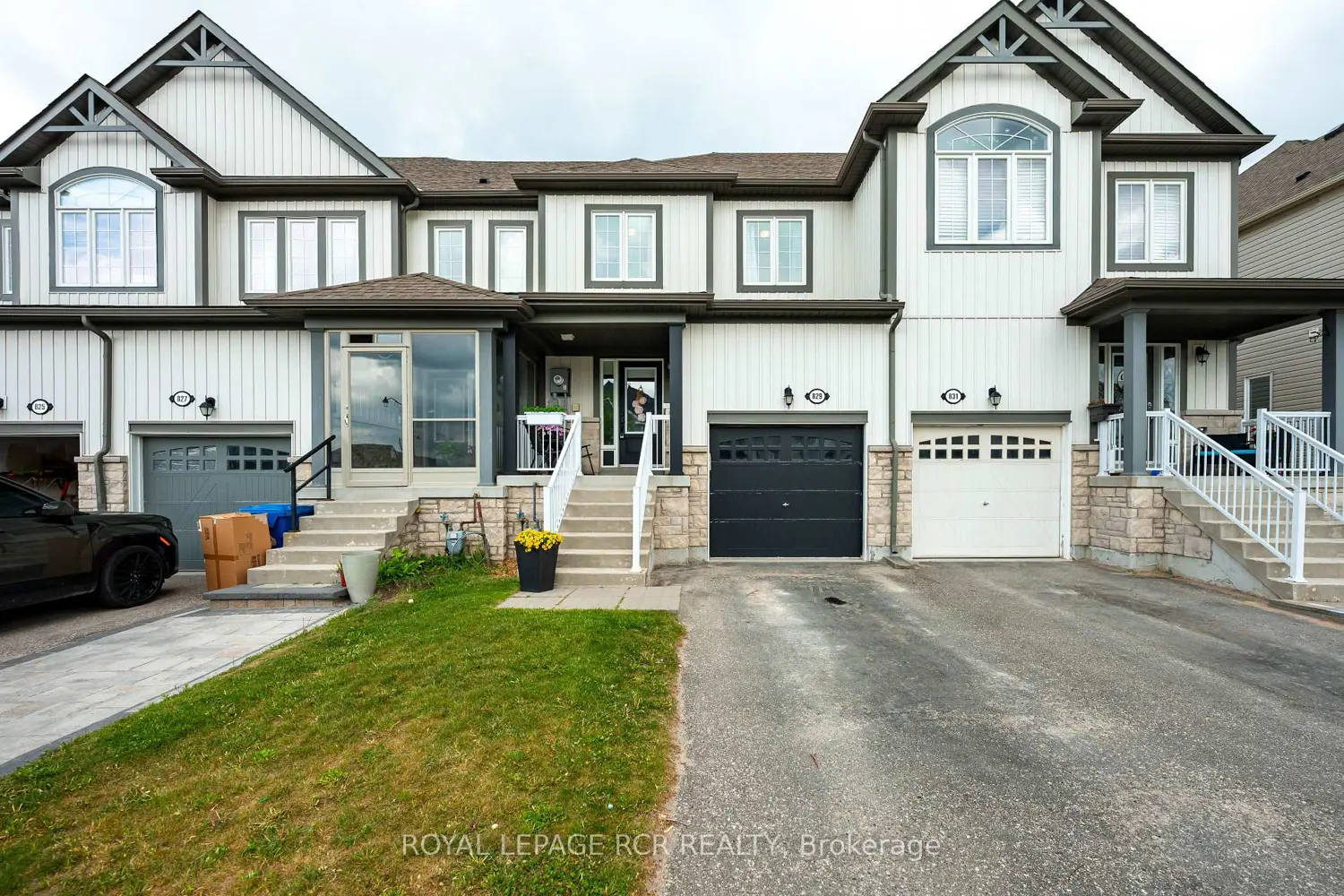 829 Cook Crescent