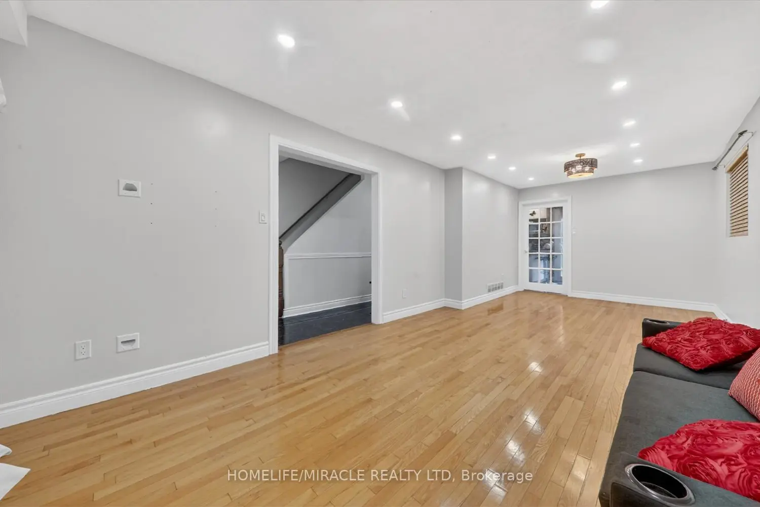 42 Nahanni Terrace photo 5