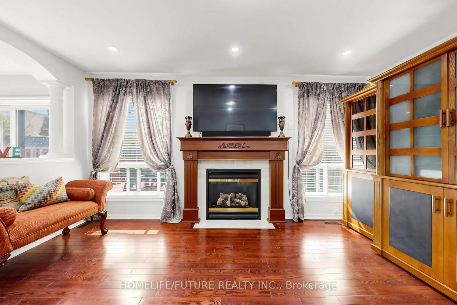 72 Hyacinth Crescent photo 5