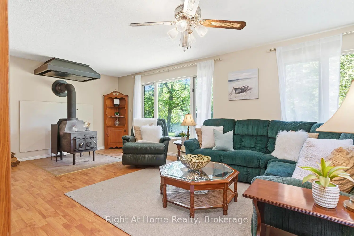 1074 Holiday Park Drive photo 4