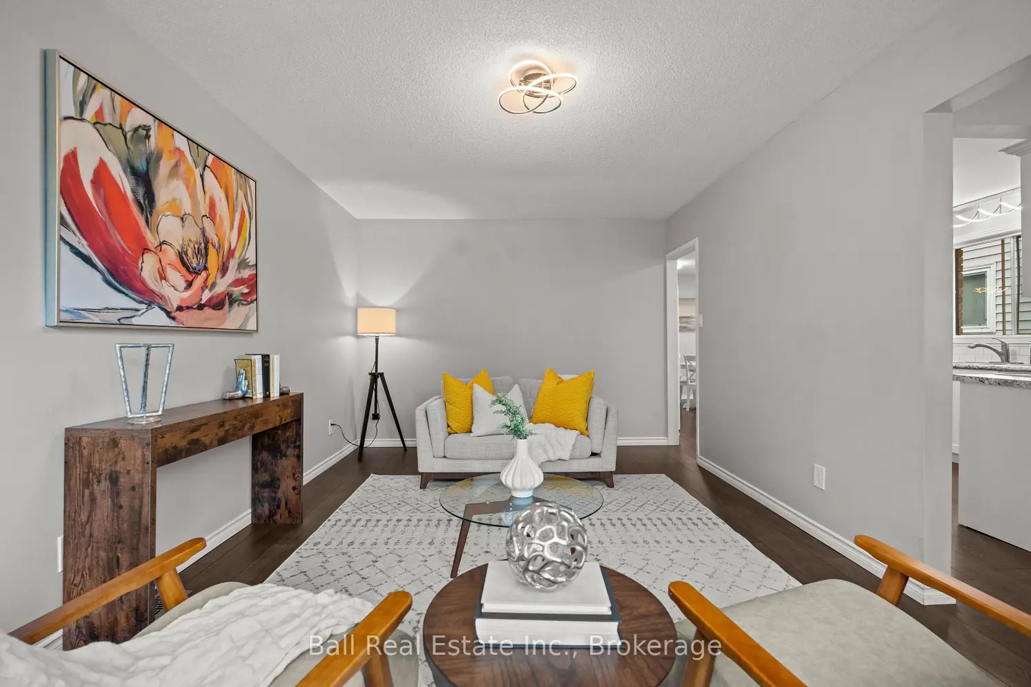 735 Mountain Ash Road photo 3