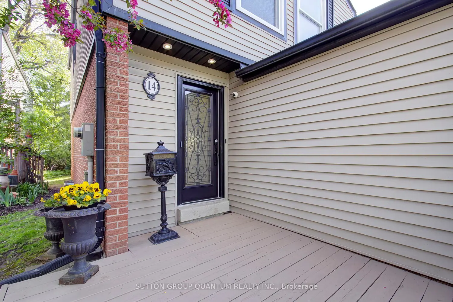 336 Queen Street 14 photo 2