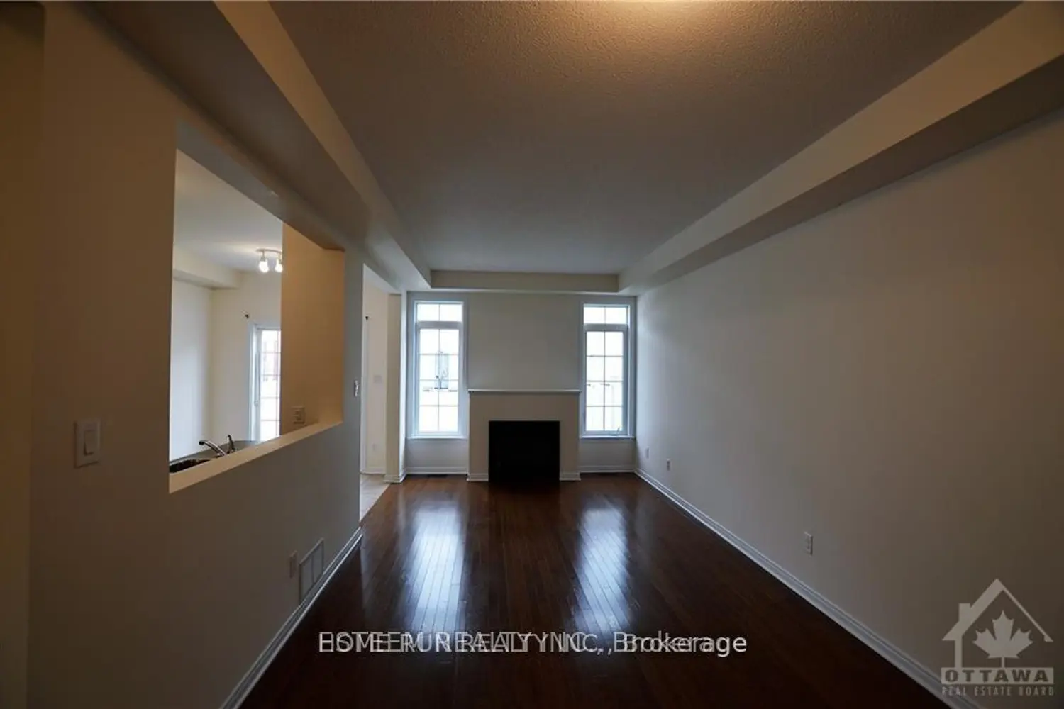 567 Ashbourne Crescent photo 5