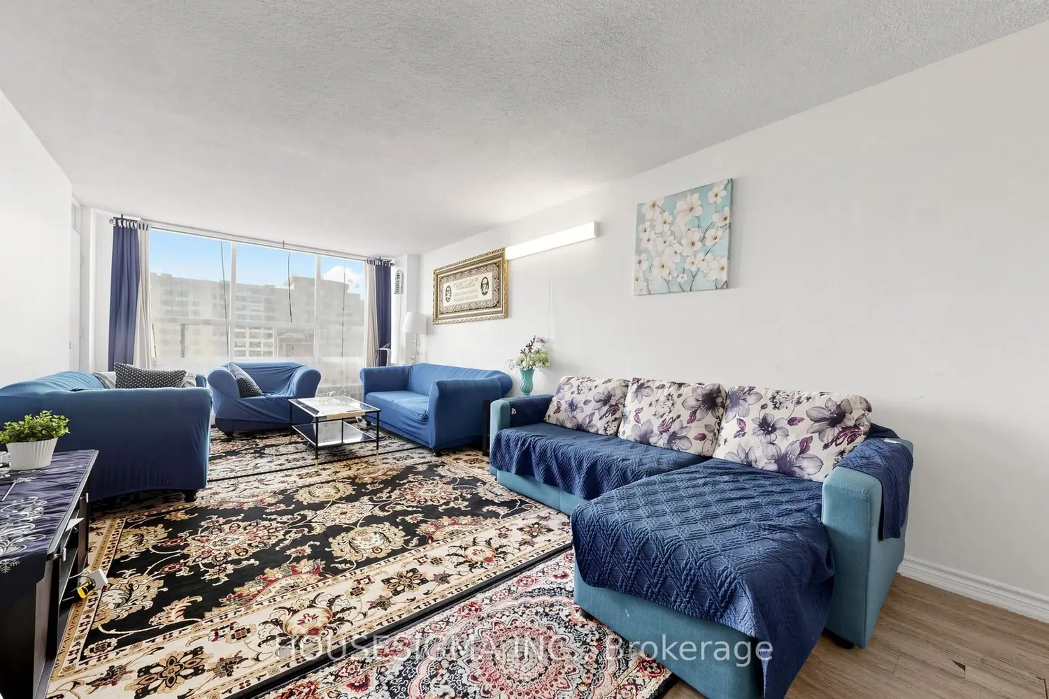 340 Dixon Road 1811 photo 5