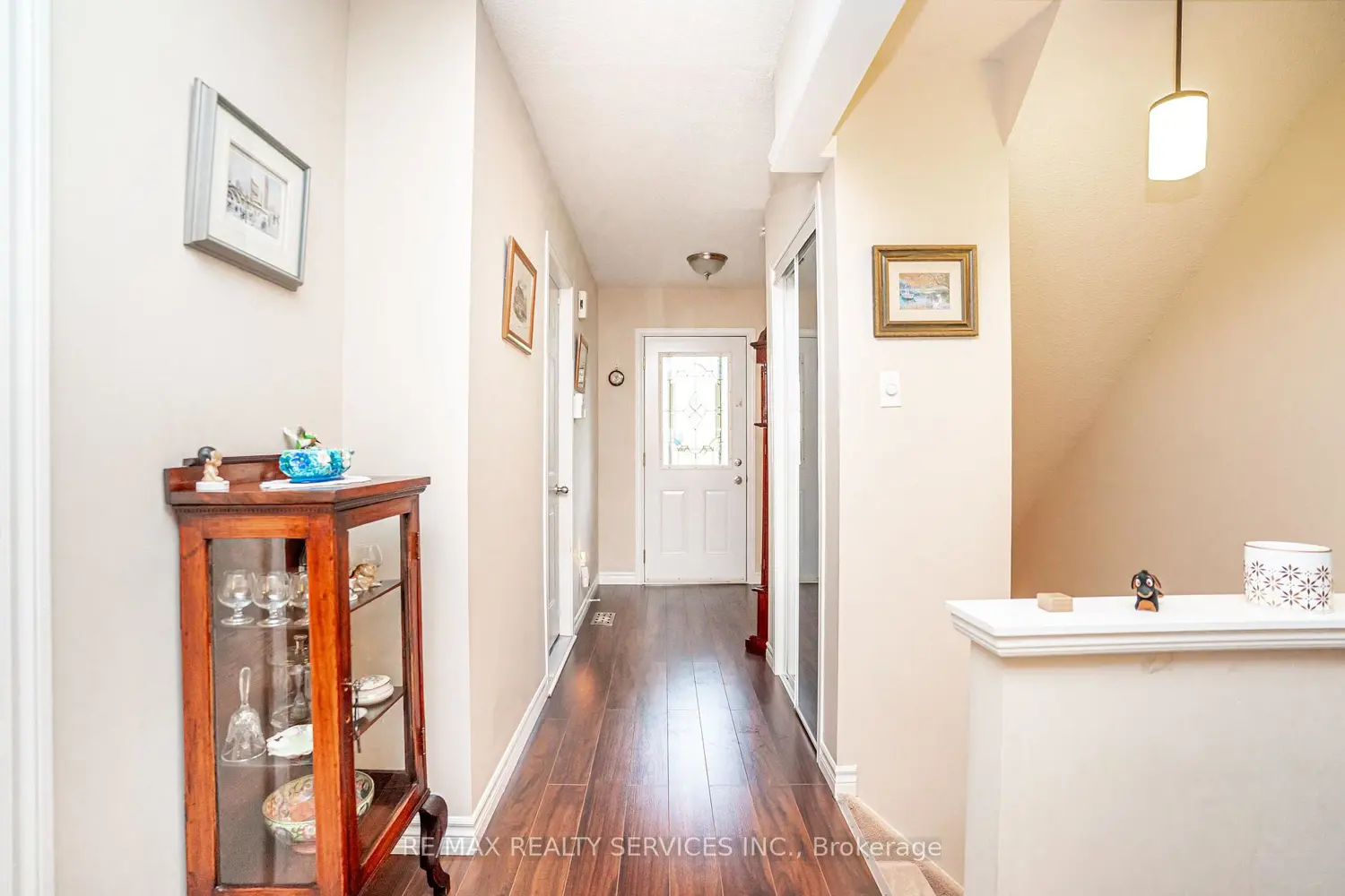 125 Ashton Crescent 125 photo 4