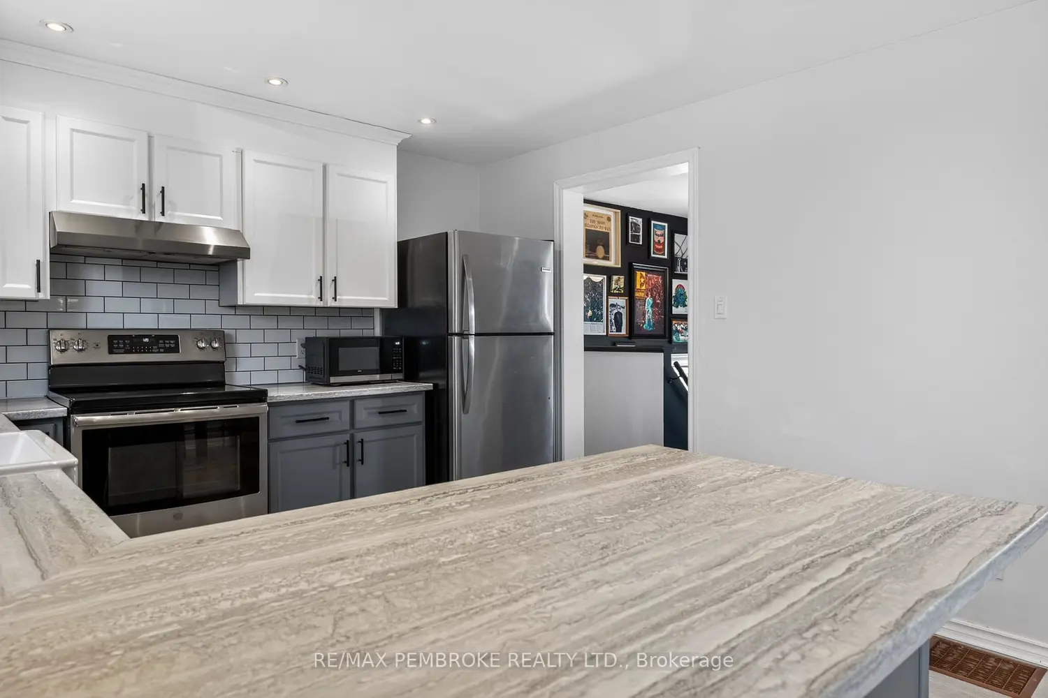 99 Noik Drive photo 5