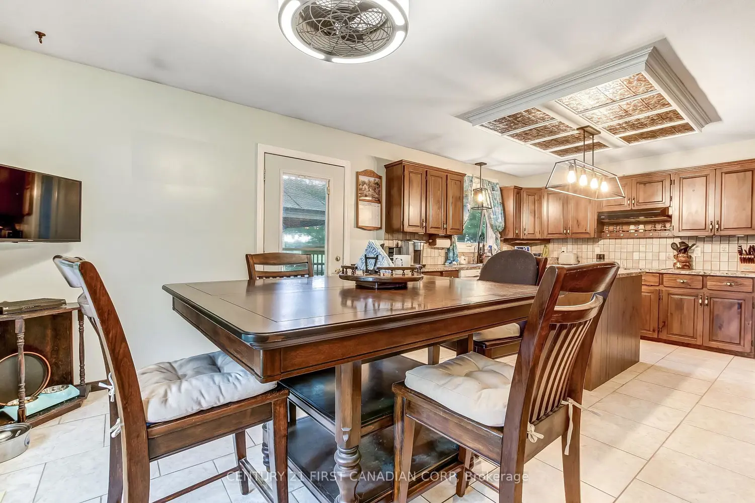 6892 Century Drive photo 4