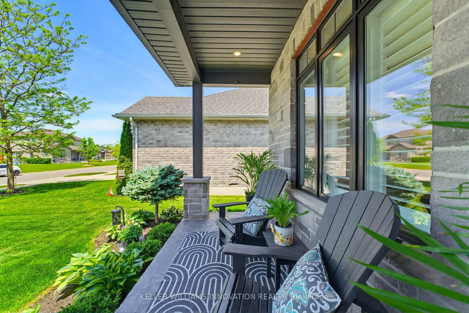 560 Rogers Road photo 3
