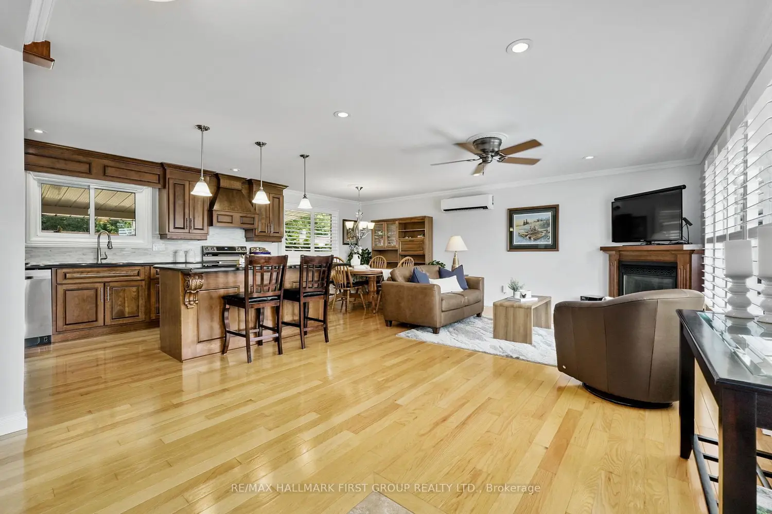 8266 Albert Court photo 3