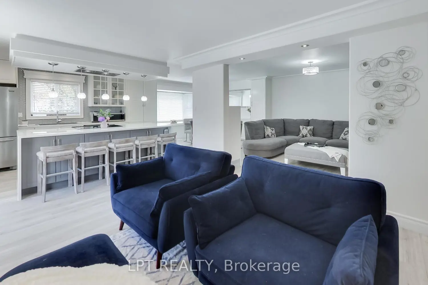 2482 Snowhill Court photo 5