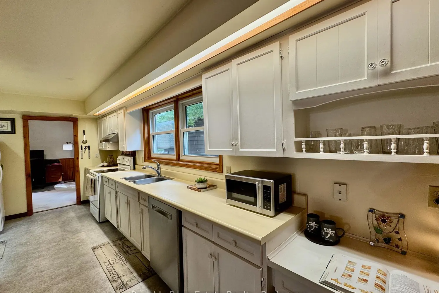 44 Whitefish Boulevard photo 3
