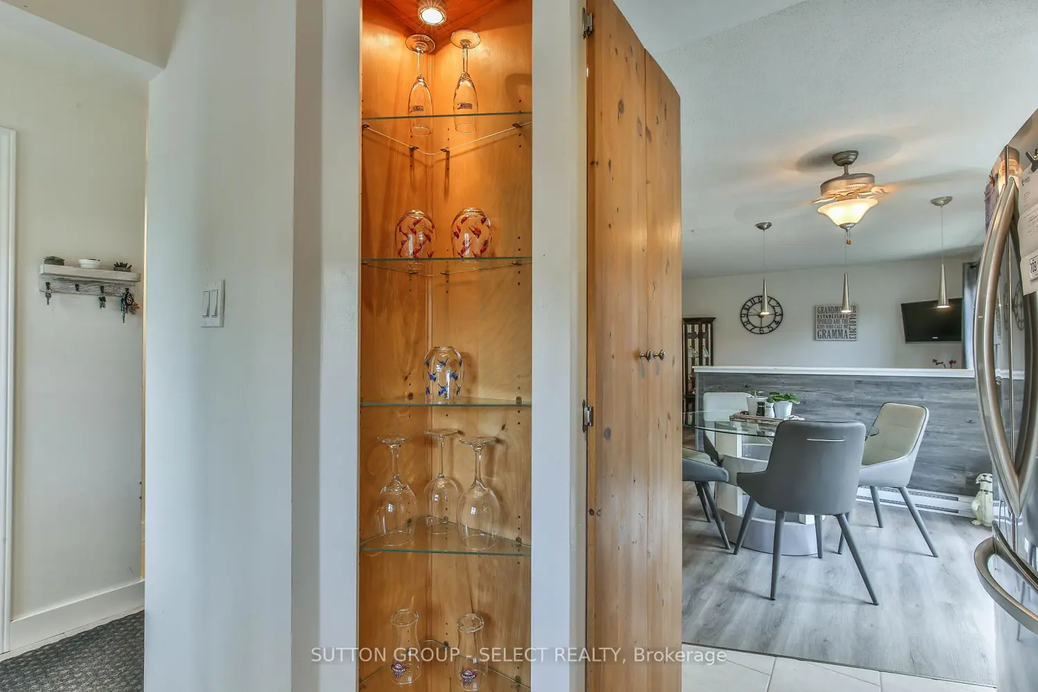 230 Clarke Road 226 photo 5