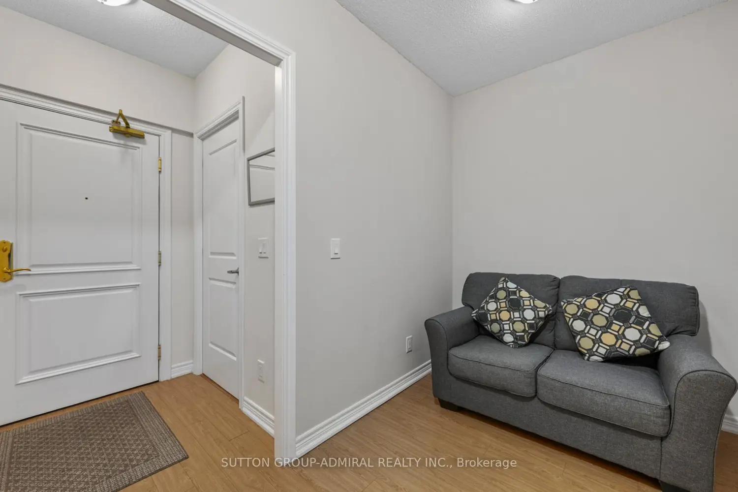 9255 Jane Street 215 photo 2