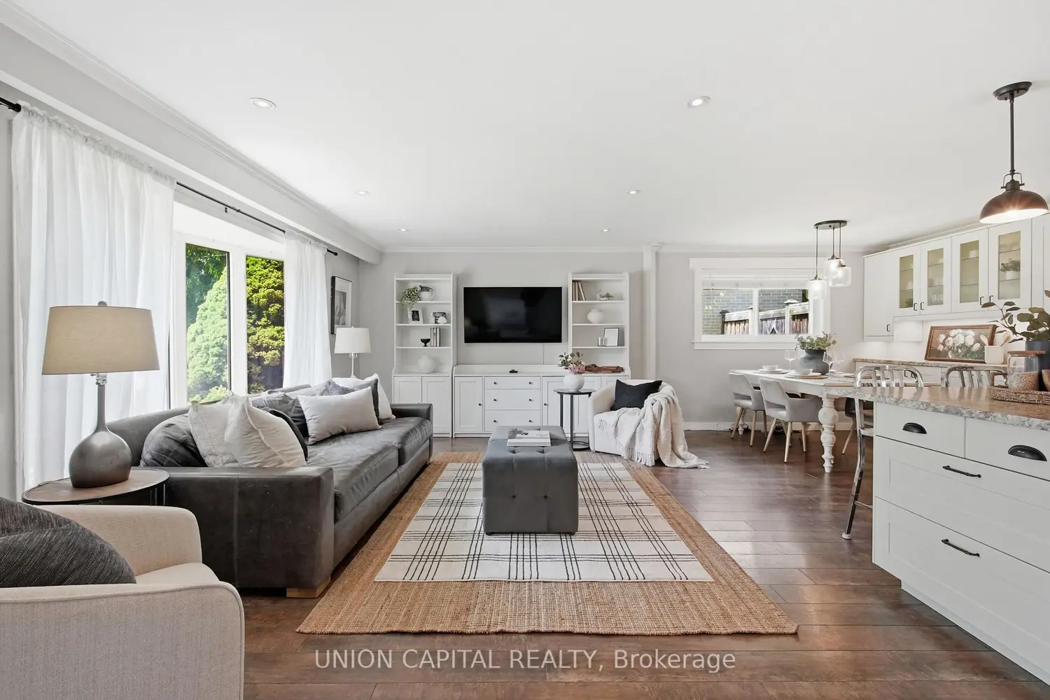 30 Irwin Crescent photo 5