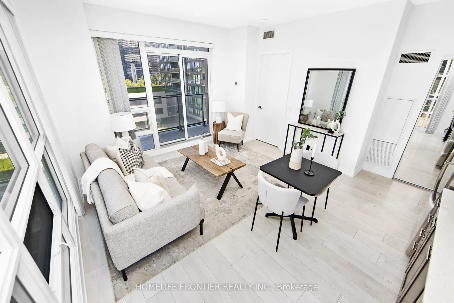 2212 Lakeshore Boulevard 1108 photo 3