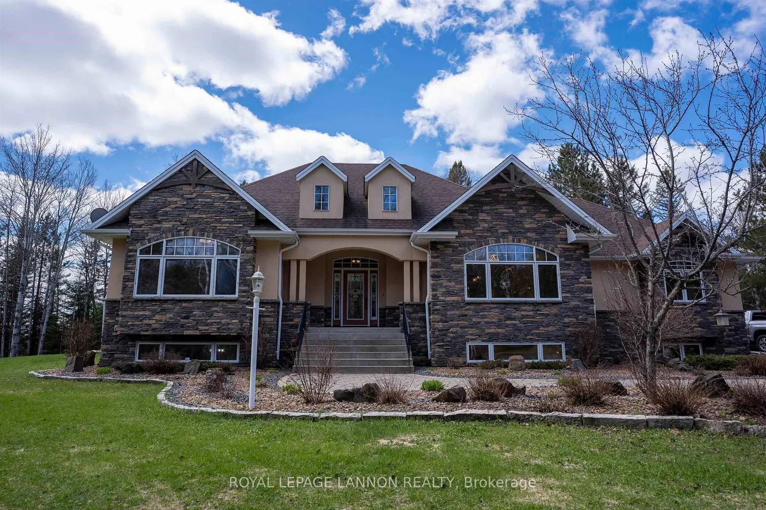 791 Hilldale Road photo 2