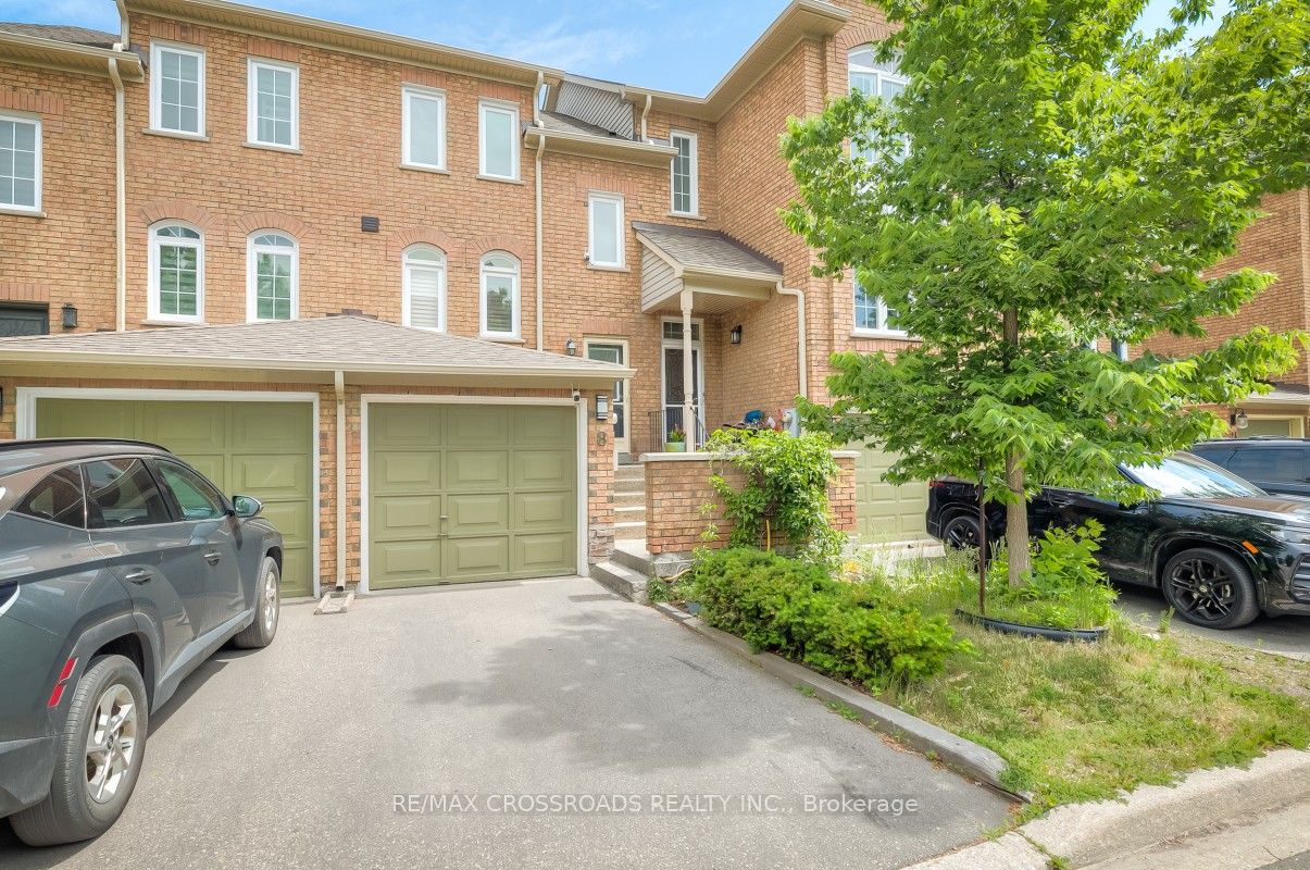 8 Larissa Court, Vaughan, ON, L6A 2K8