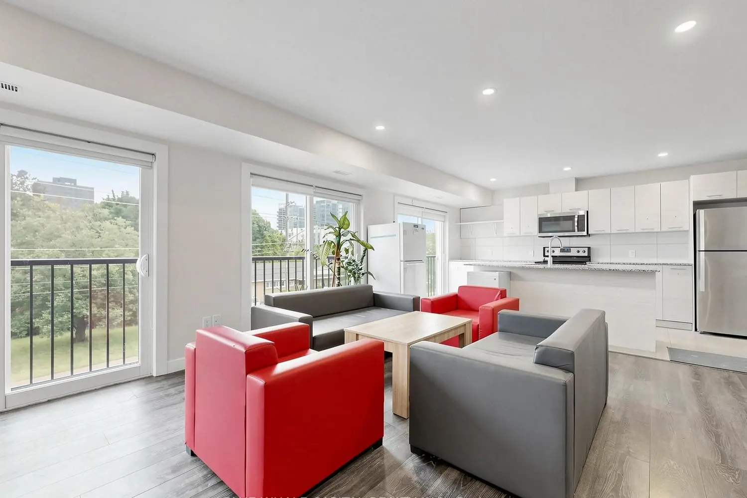 338 Albert Street 201 photo 4