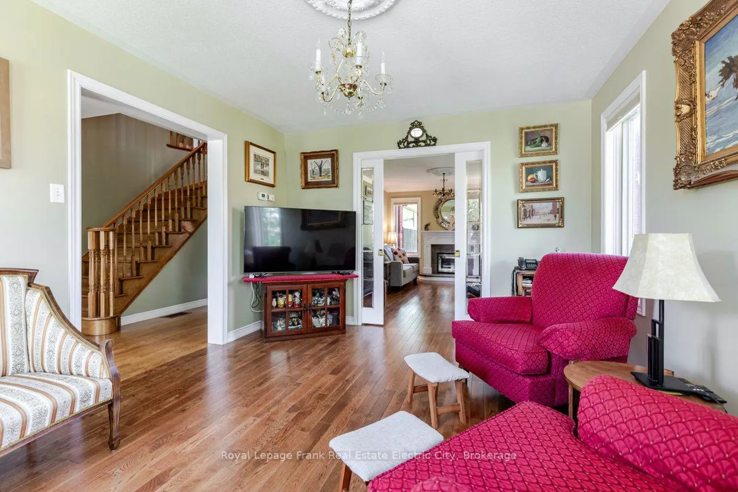 1592 College Park Drive photo 2