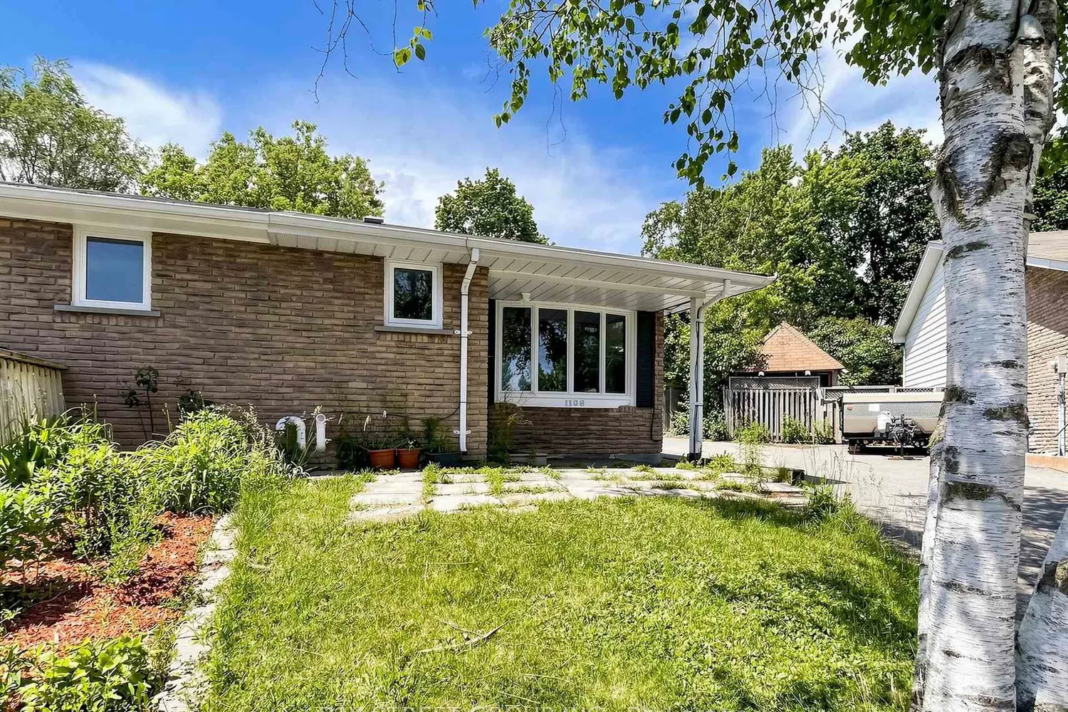 1108 Valley Court photo 2