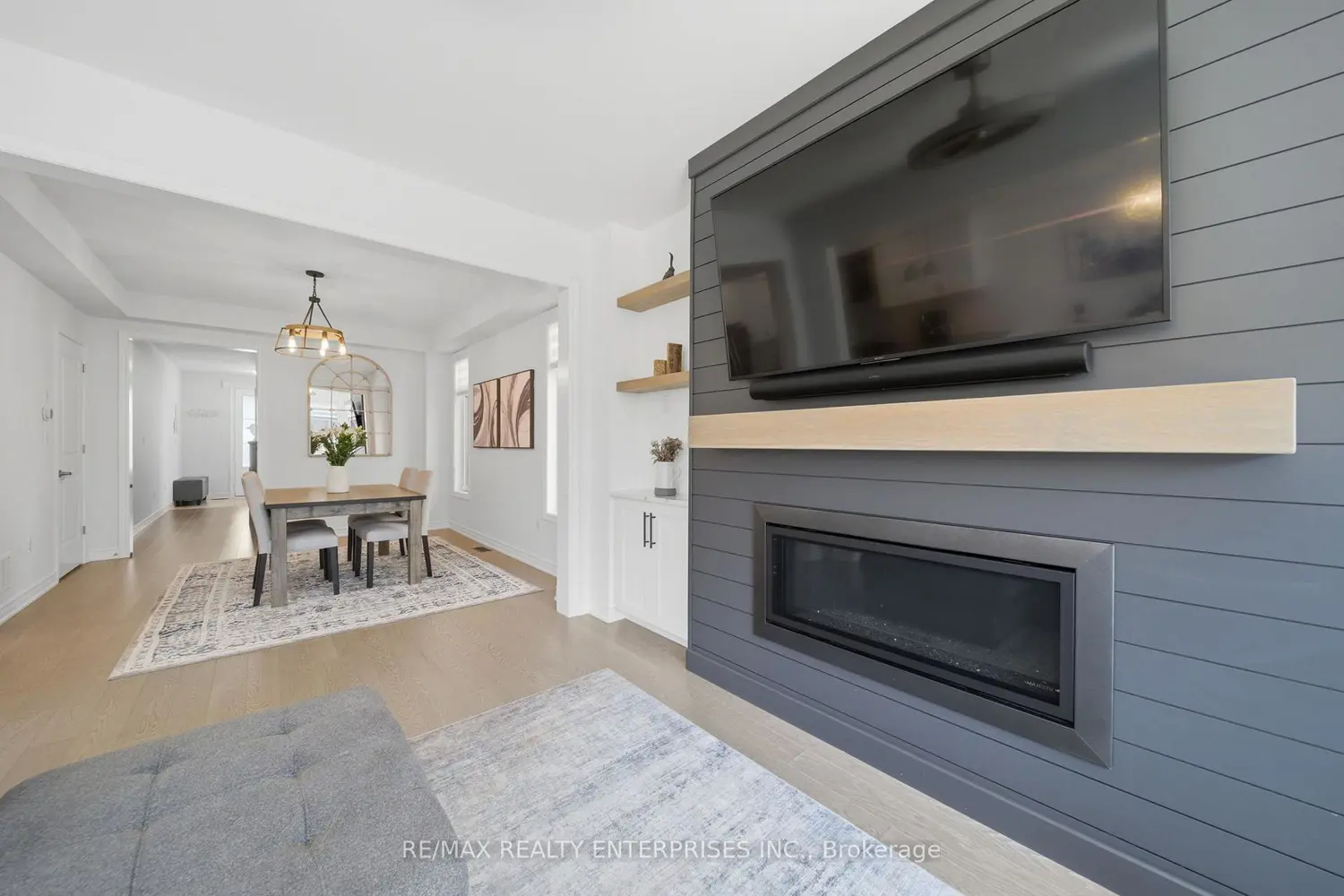 66 Prunella Crescent photo 4
