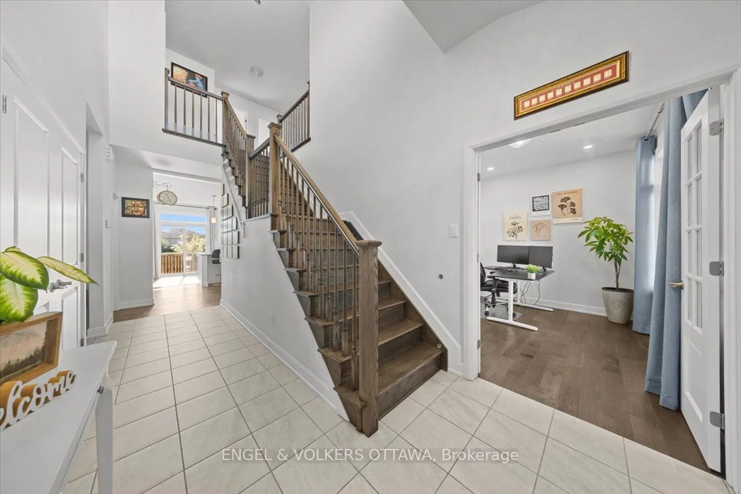 110 Pioneer Road photo 2