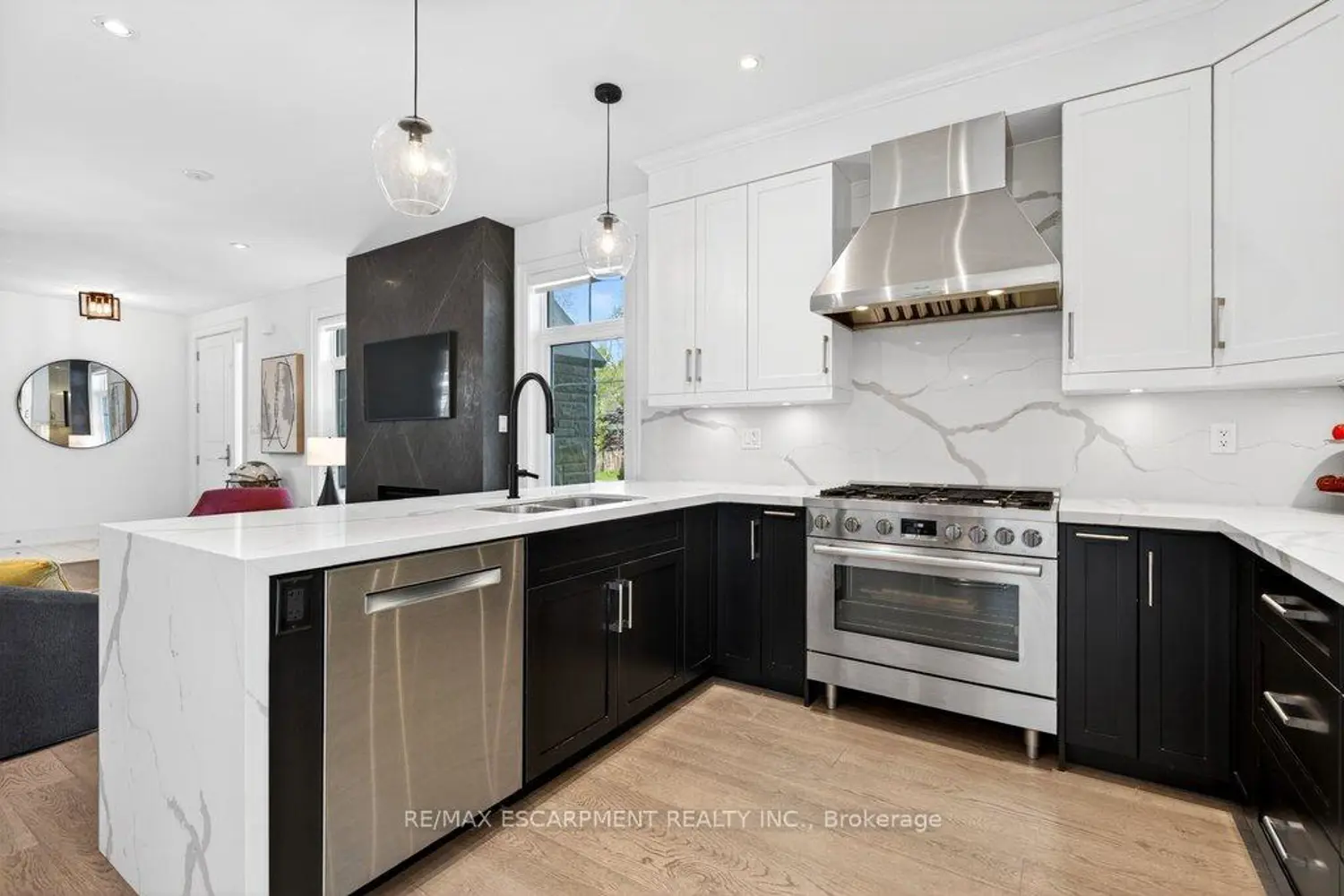 2134 New Street 6 photo 5