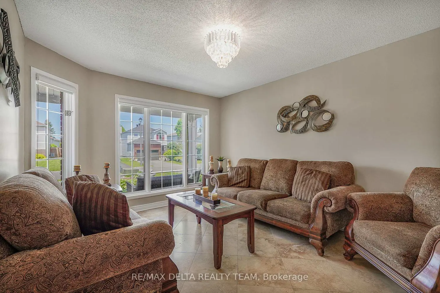 890 Bideford Street photo 3