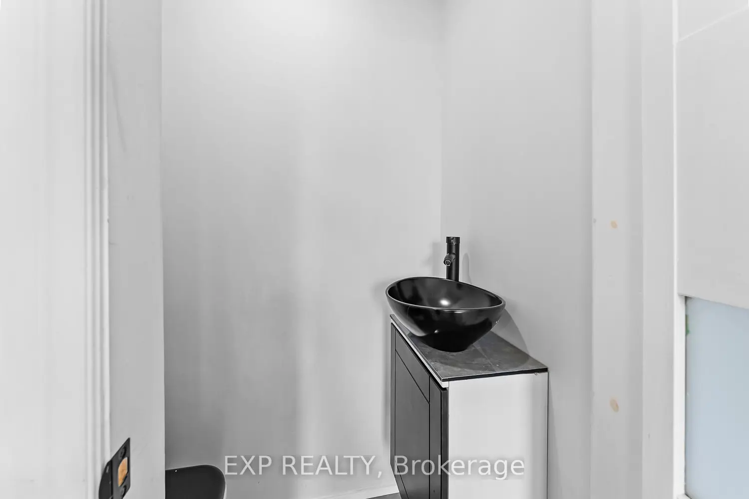 249 Wallace Avenue photo 4