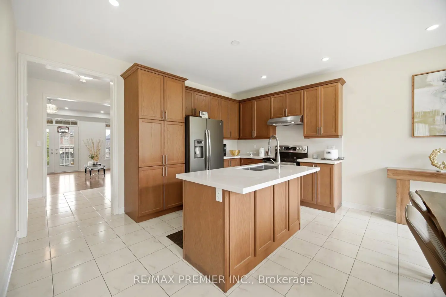 100 Inverness Way photo 3