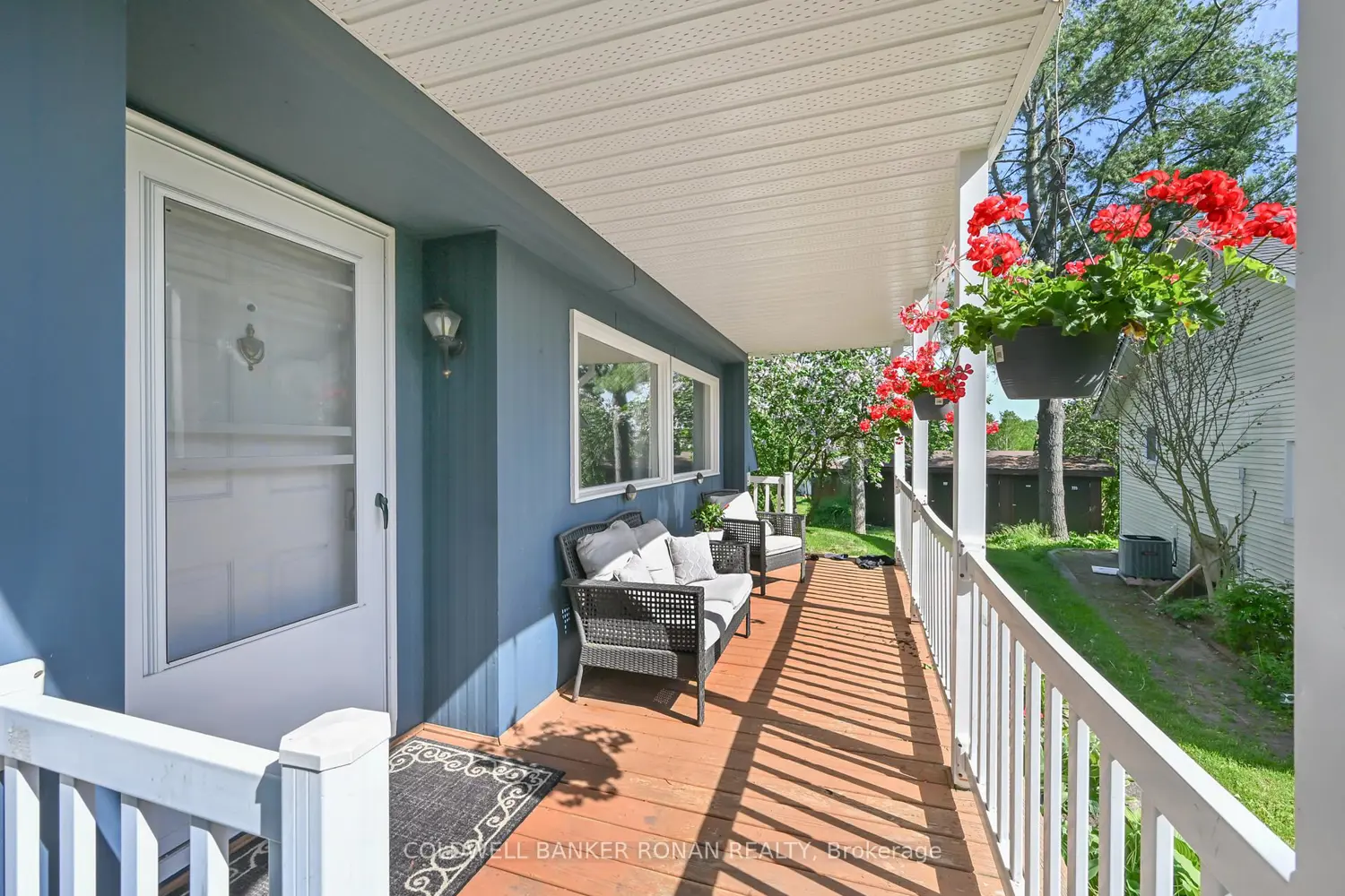 13 Hawthorne Drive photo 3