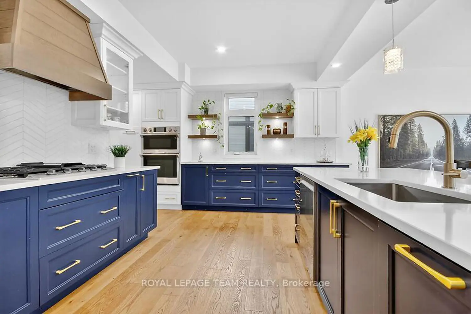 950 Islington Way photo 3