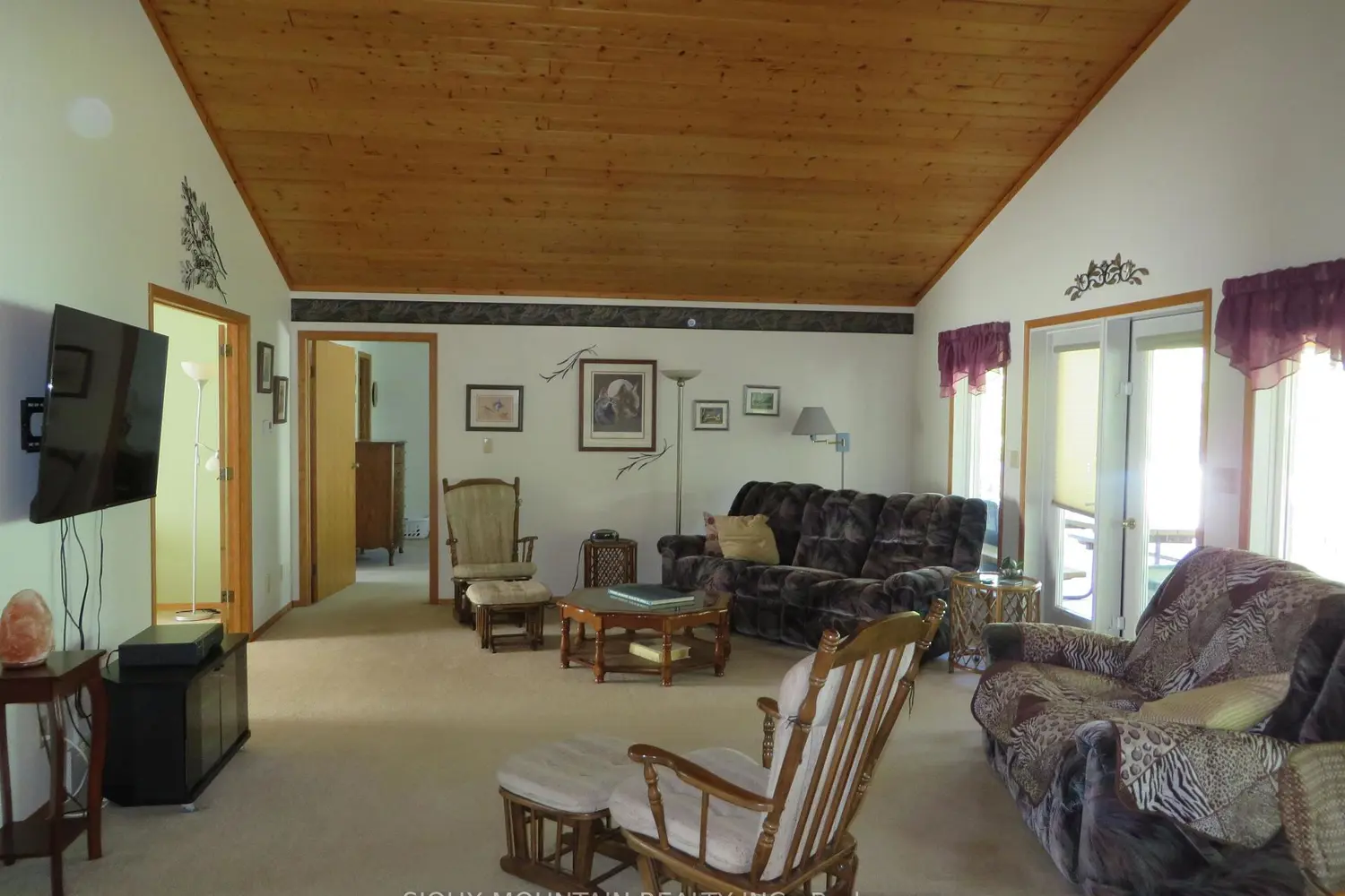 141 Forest Drive photo 2