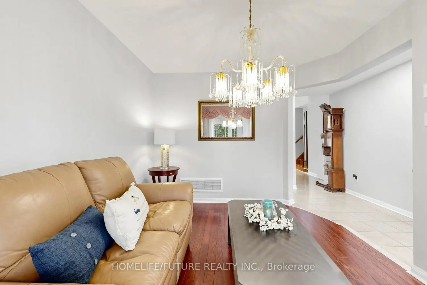 72 Hyacinth Crescent photo 4