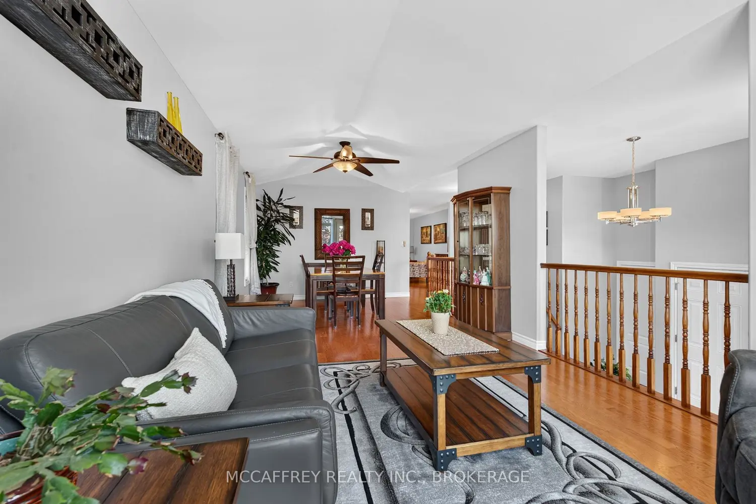 9 Hartwood Crescent photo 3
