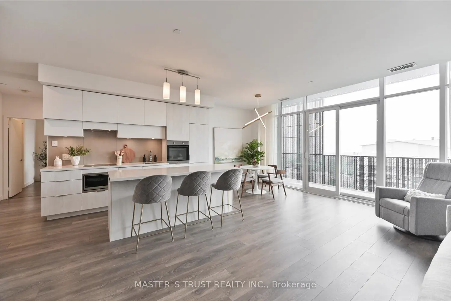 8 Eglinton Avenue Ph 5801 photo 5