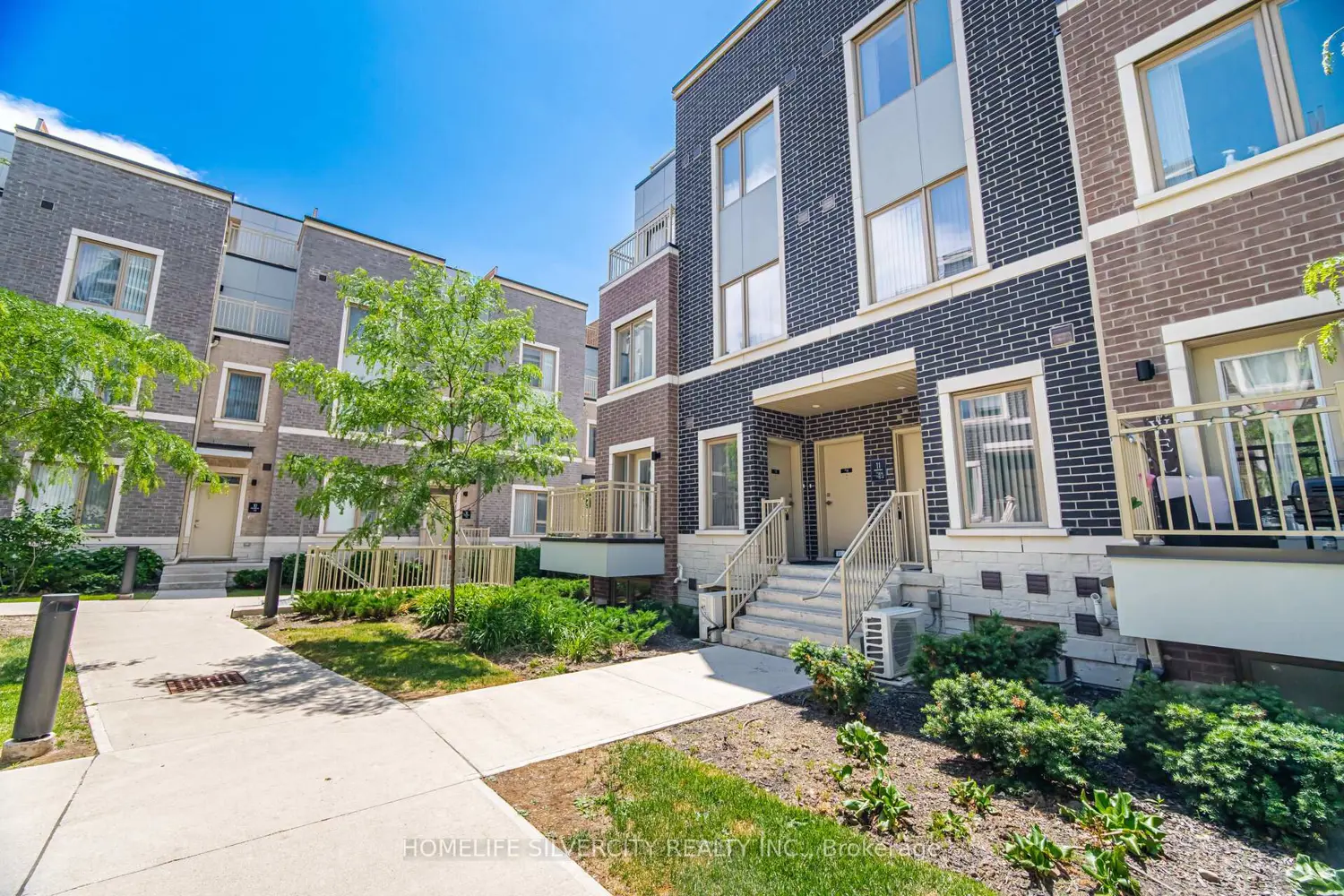 11 Honeycrisp Crescent 13